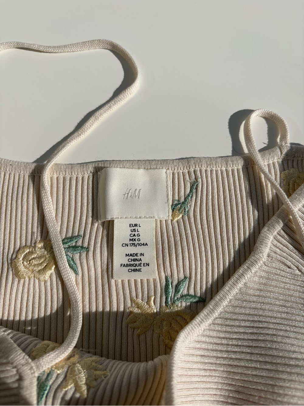 H&M Floral Embroidered Ribbed Crop Cami - Picture 3 of 4
